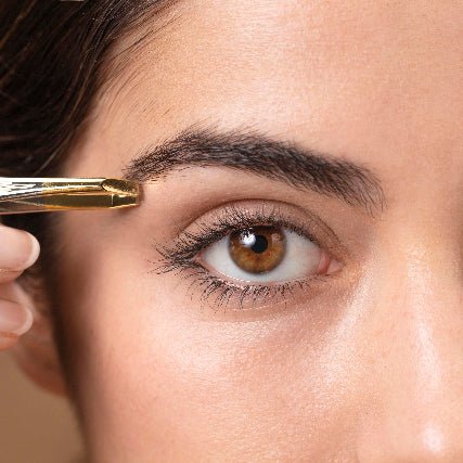 BEAUTYVEDA Augenbrauen fassonieren - BeautyVeda Zusatzbehandlung Augenbrauen fassonieren